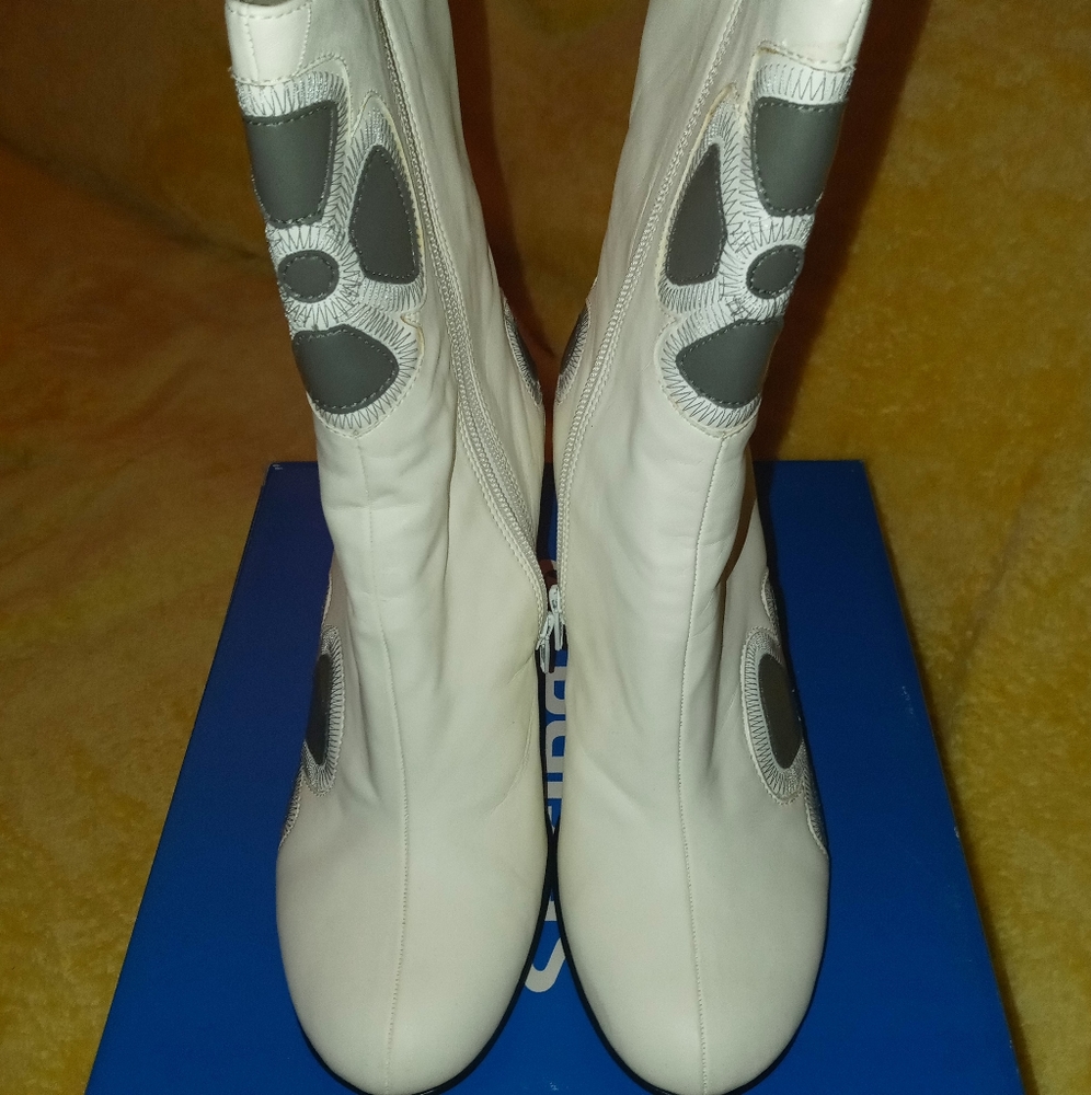 Woman's shoe***FINAL**